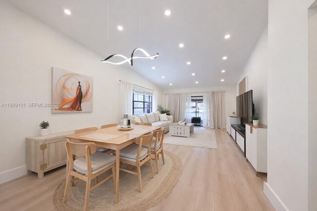 Building Photo - 769 Banks Rd