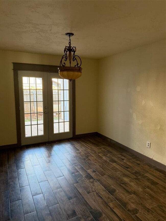 Building Photo - 2104 NW 115th St