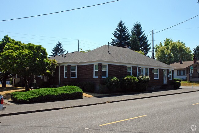 Building Photo - Alameda Court Apartments