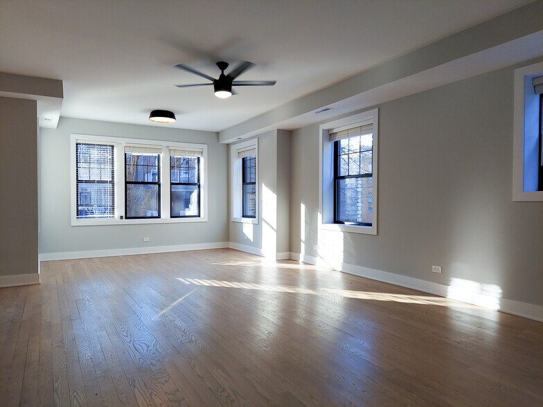 Building Photo - 4409 N Seeley Ave