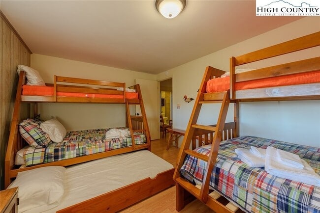 Building Photo - 1776 Beech Mountain Pkwy