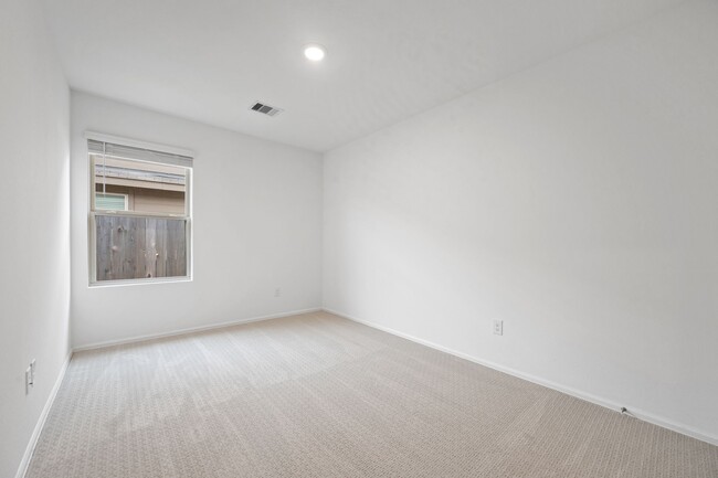 Building Photo - 18950 Panzini Dr