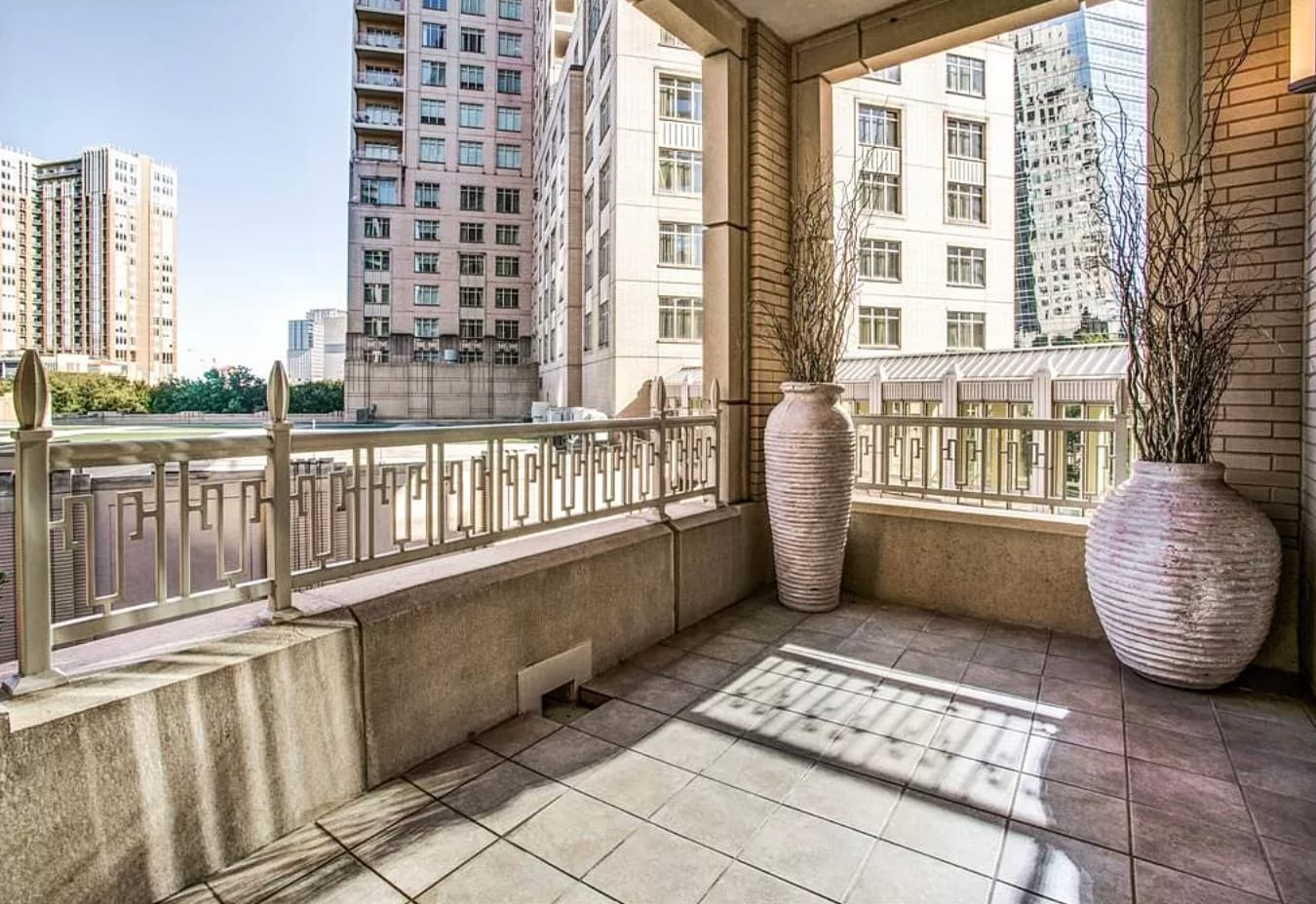 Building Photo - 2555 N Pearl St