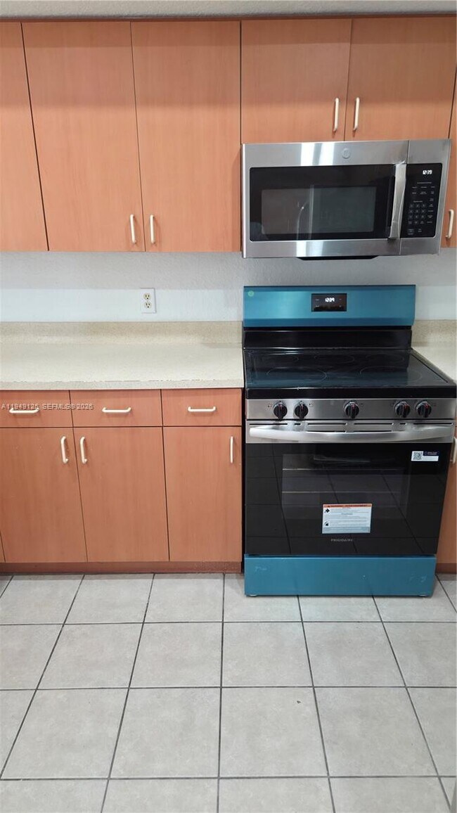 Building Photo - 2101 Belmont Ln