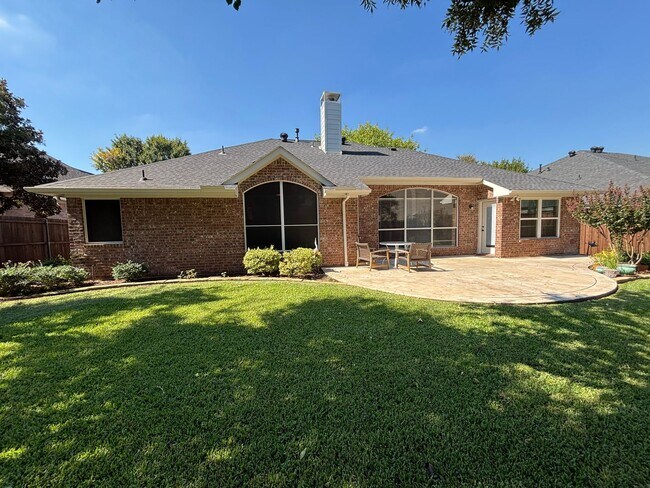 Building Photo - Great Flower Mound Location!
