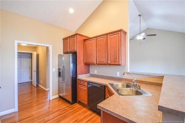 Building Photo - 45 Eisenhower Ct