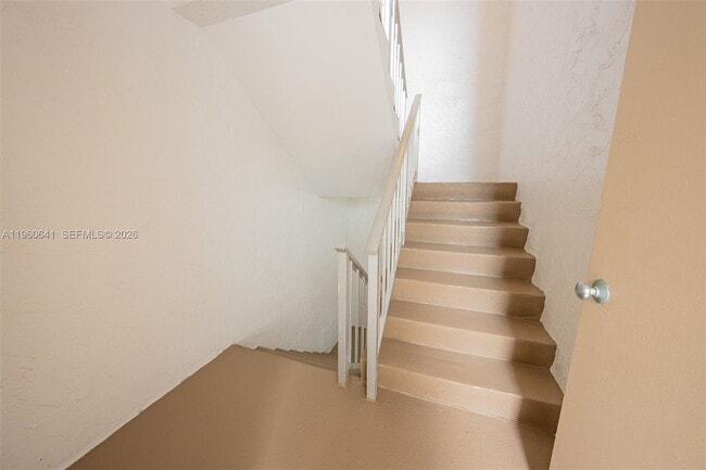 Building Photo - 3581 Inverrary Dr