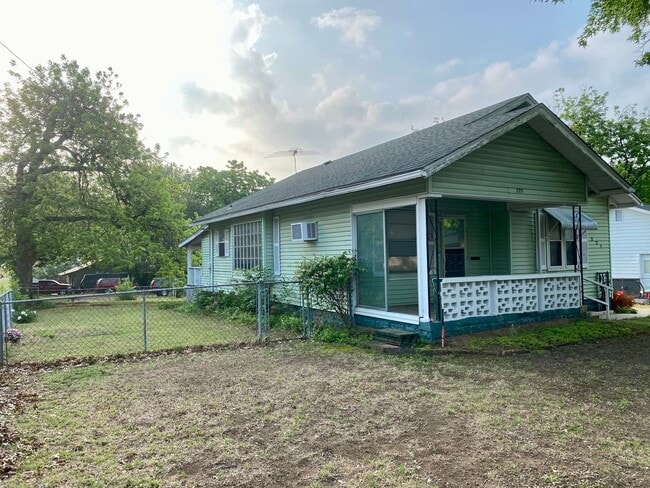 Building Photo - 2 bedroom 1 bathroom home in Shawnee