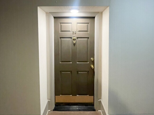 Building Photo - 3201 Lenox Rd NE