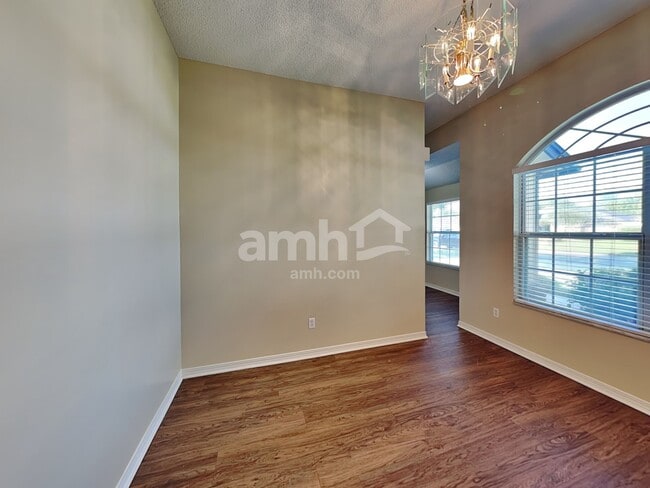 Building Photo - 1915 Breckenridge Blvd