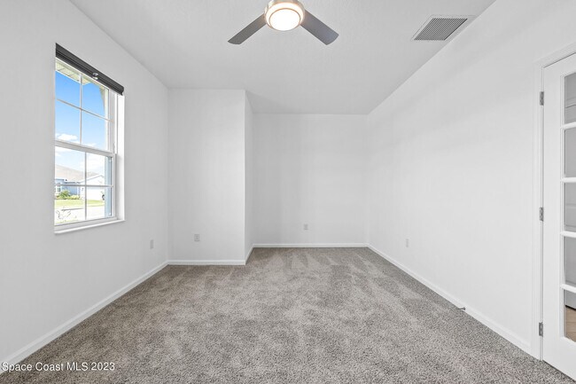 Building Photo - 285 Loymer Cir