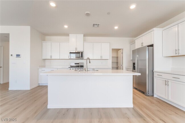 Building Photo - 1027 Gentle Swan