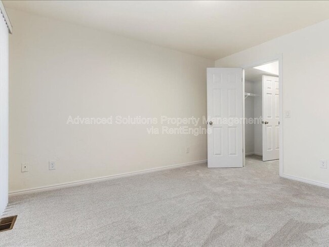 Building Photo - 9132 S Scirlein Dr