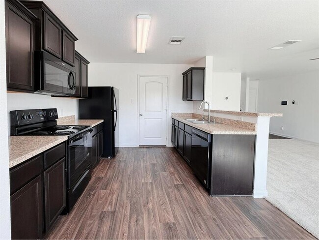 Building Photo - 3000 Cressler Ln