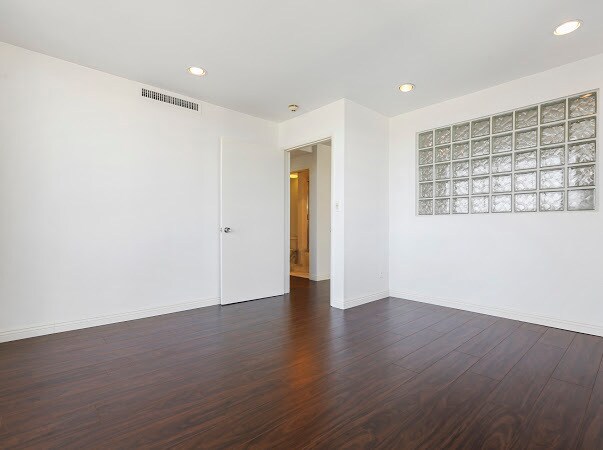 Building Photo - 2160 Century Park E