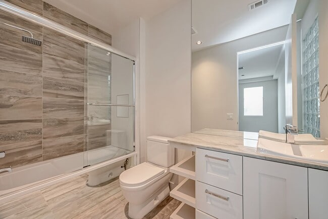 Building Photo - Beautiful contemporary home in the sought-...