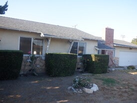 Building Photo - 8853 Stardust Ln