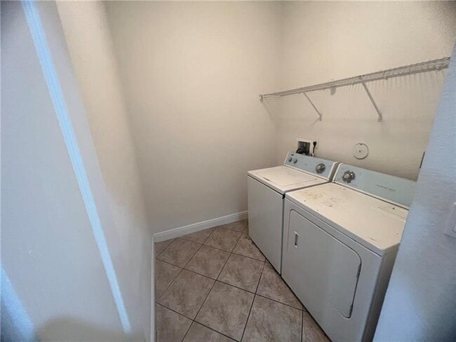 Building Photo - 6920 Julia Gardens Dr