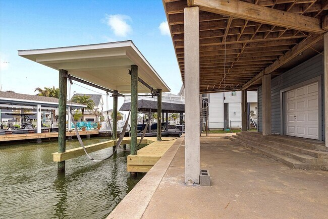 Building Photo - 164 Bora Dr