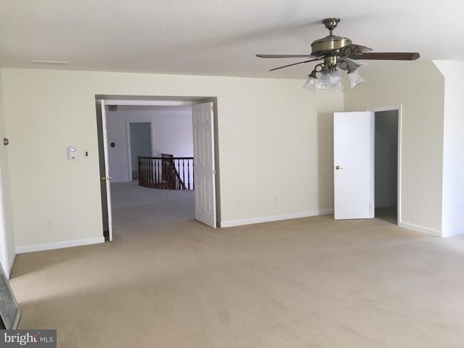 Building Photo - 5430 Ashleigh Rd