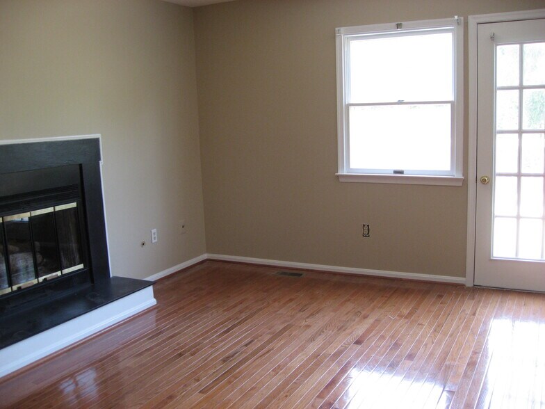 Building Photo - 8626 Ambrose Ct