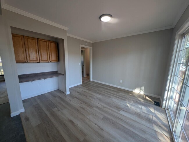 Building Photo - 630 Gerald Ave