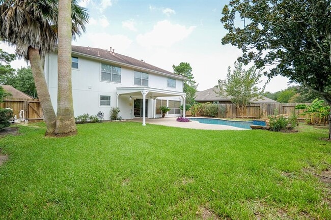 Building Photo - 22510 Holly Lake Dr