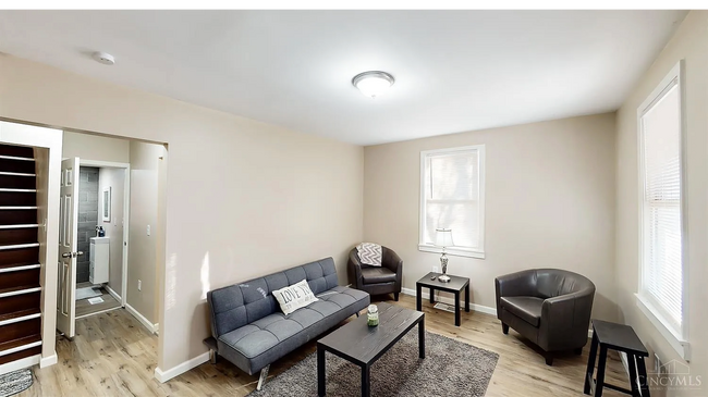 Primary Photo - 1000 Delhi Ave