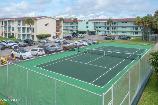 Building Photo - 721 S Beach St