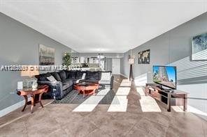 Building Photo - 3725 S Ocean Dr