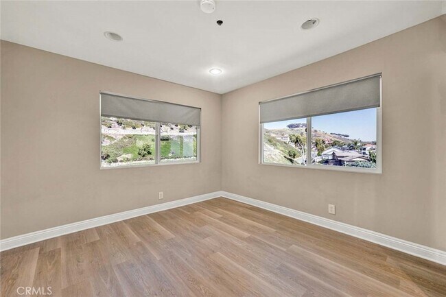 Building Photo - 3921 Calle Real