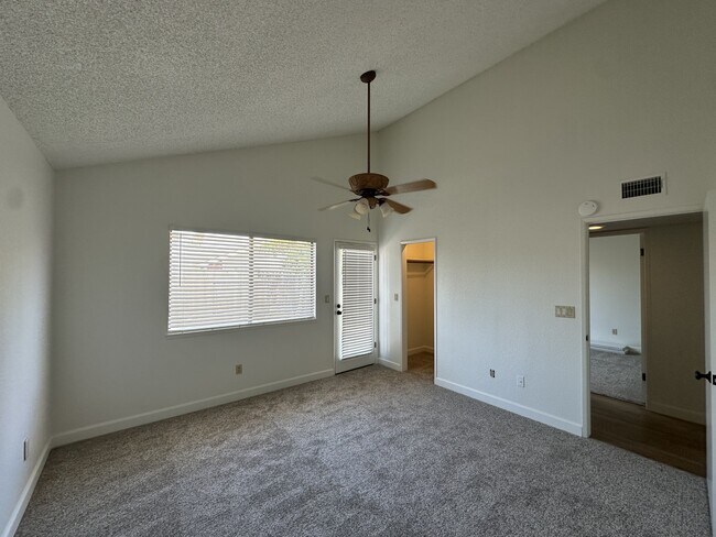 Building Photo - 3917 Jerome Way