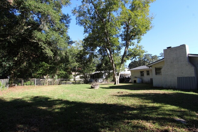 Building Photo - 41 Moriarty St NW