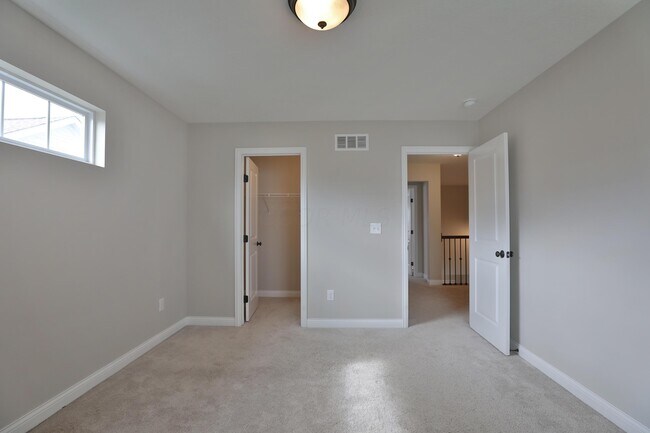 Building Photo - 1412 Leesland Dr