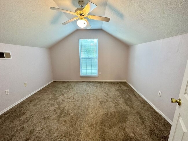 Building Photo - 918 Claeven Cir