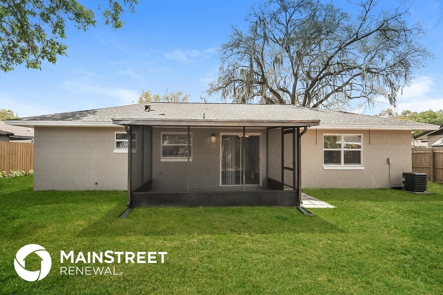 Building Photo - 808 Pebblewood Dr