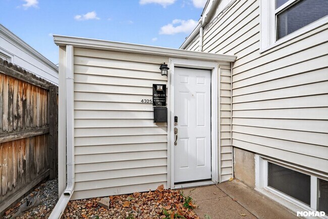 Building Photo - 4325 S Cherokee St