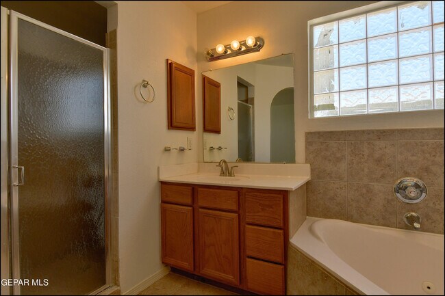 Building Photo - 253 Summerbrooke Ct