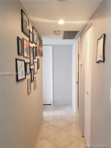 Building Photo - 1301 NE Miami Gardens Dr