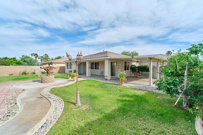 Building Photo - 82950 Vincent Dr