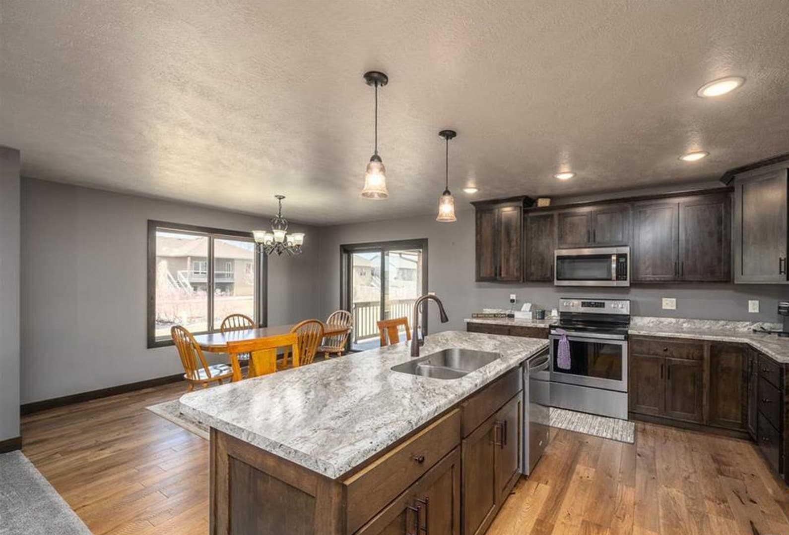 Building Photo - 4317 S Alpine Ave