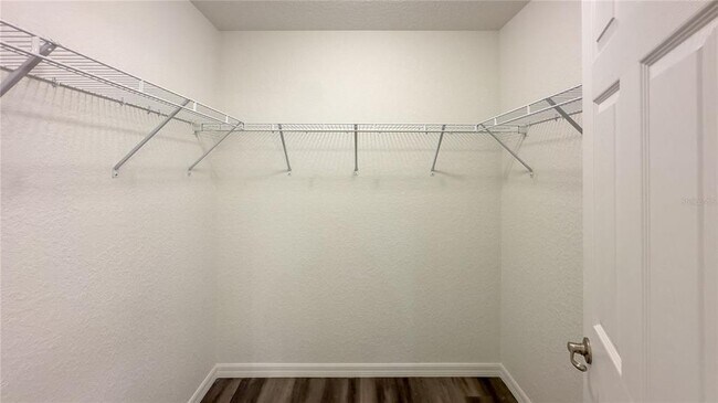 Building Photo - 40 Maple Ln