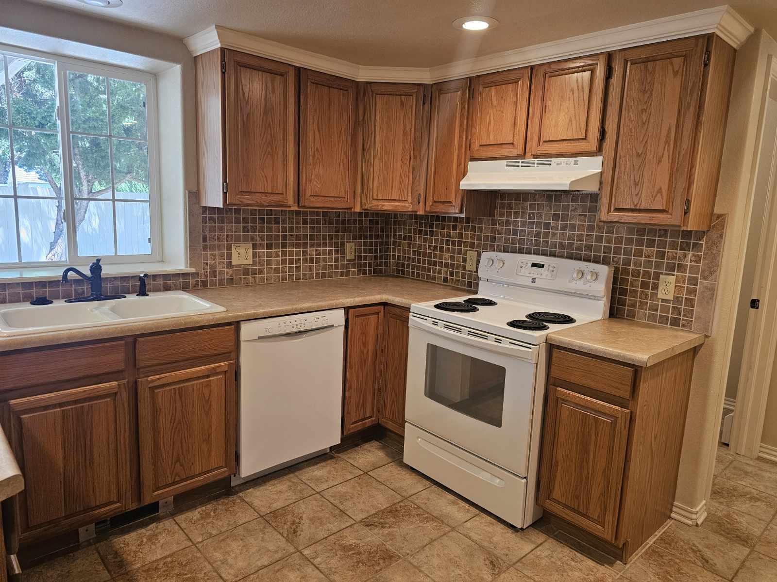 Building Photo - 2492 E Harbor Cir