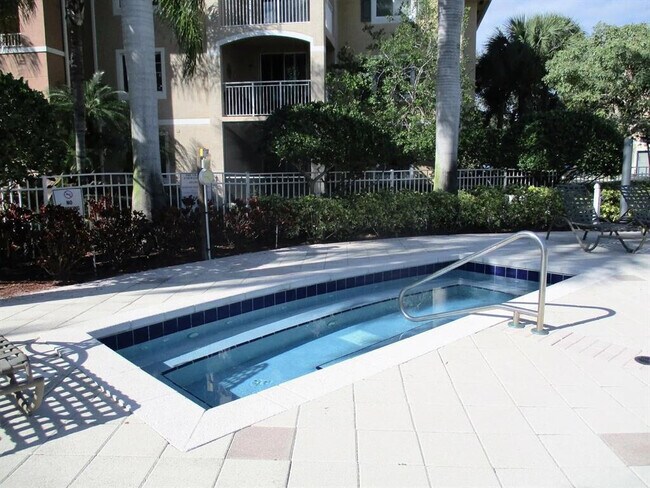 Building Photo - 6492 Emerald Dunes Dr