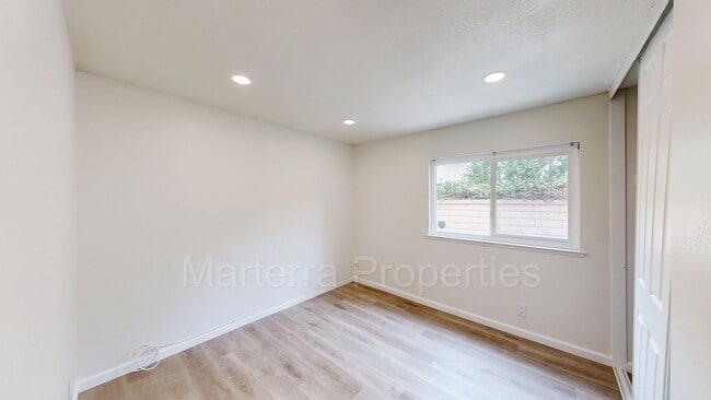 Building Photo - Amazing 3 Bedroom Home in Mission Viejo!