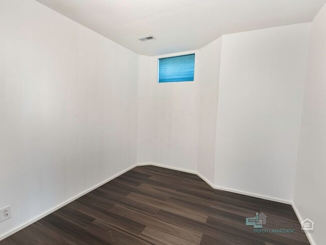 Building Photo - 20630 Willamette Dr