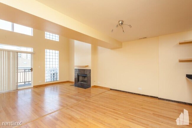 Building Photo - 8735 W Catherine Ave