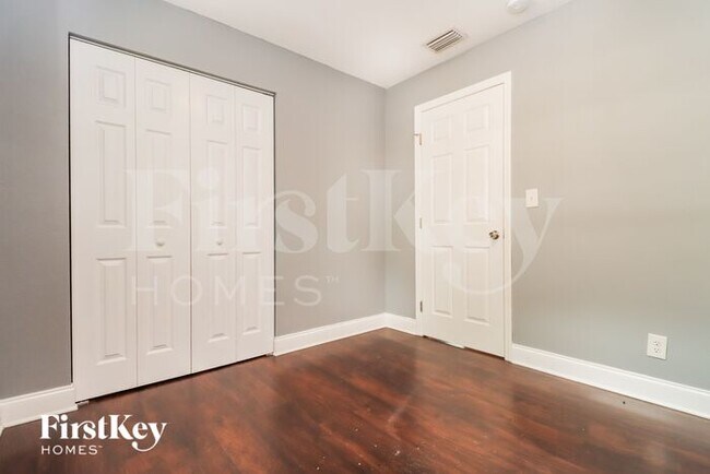 Building Photo - 4722 W Wyoming Ave