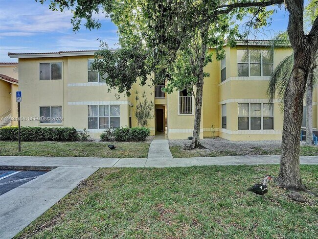 Building Photo - 457 Vista Isles Dr