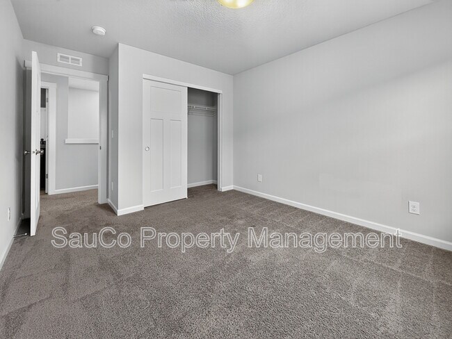 Building Photo - 3909 SE Zircon Ln